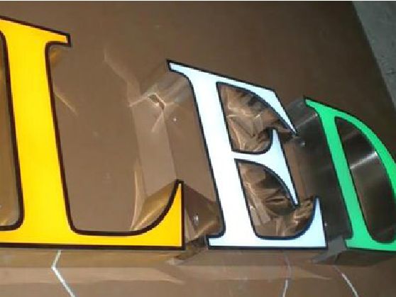泰和县介绍LED招牌的基础知识。