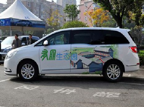 泰和县户外车贴喷绘如何保持效果?